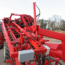 5528 Dewulf GKII carrot harvester 2 row with elevator