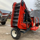 5555 Dewulf P3K carrot harvester with elevator