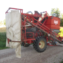 6037 Simon carrot harvester 1 row with bunker
