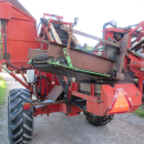 6037 Simon carrot harvester 1 row with bunker