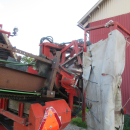 6037 Simon carrot harvester 1 row with bunker