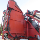 6037 Simon carrot harvester 1 row with bunker