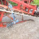 6037 Simon carrot harvester 1 row with bunker