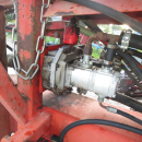 6037 Simon carrot harvester 1 row with bunker