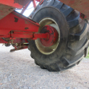 6037 Simon carrot harvester 1 row with bunker