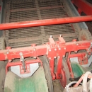 3433 Kverneland UN2200 potato harvester 2 row