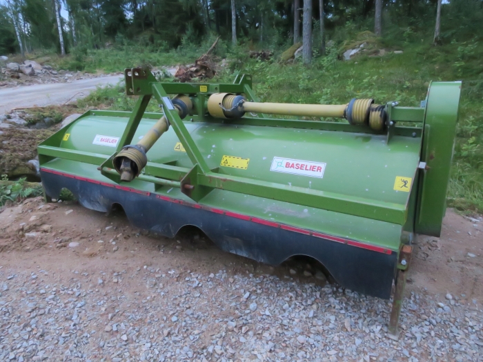 4130 Baselier blastkross  LKB320