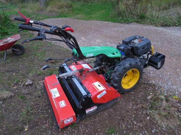 4174 Ferrari 346 Traktor mit Muratori Steinfräse
