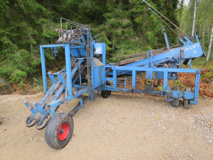 4419 Asa-Lift carrot harvester 1 row with roller table