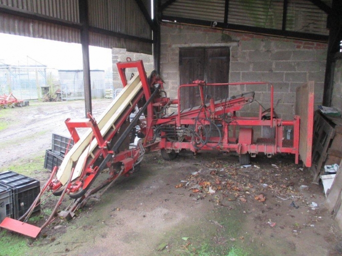 4590 Simon leek harvester