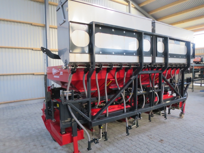 4598 Koningsplanter 4 row potato planter AS NEW