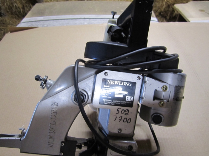 3282 NEWLONG sewing machine hand model in new condition