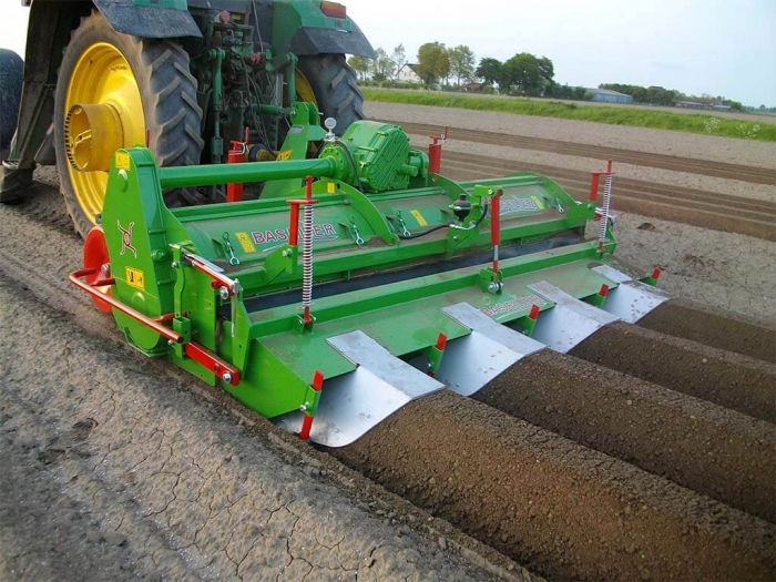 4972 Baselier ridging cultivator