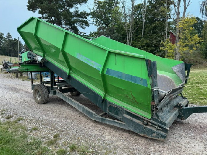 6035 Miedema SB1151 receiving hopper