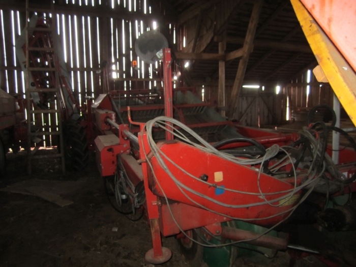 3433 Kverneland UN2200 Kartoffelroder 2Reihe