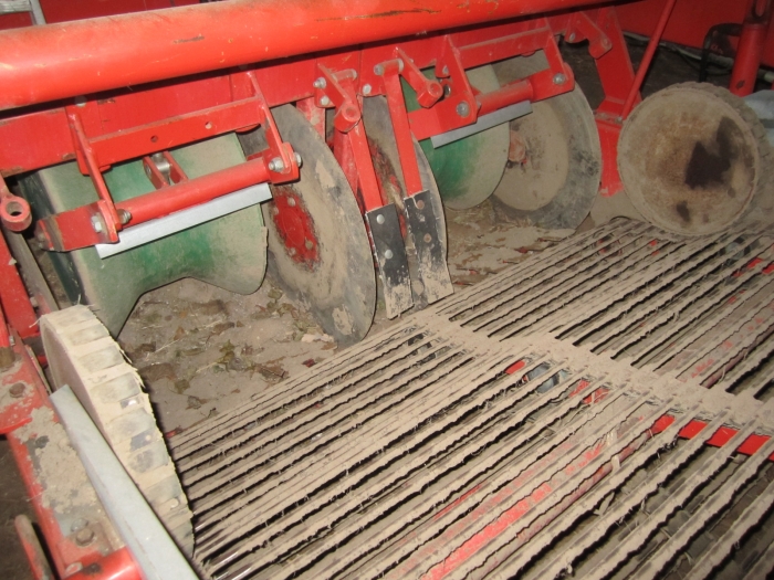 3433 Kverneland UN2200 Kartoffelroder 2Reihe