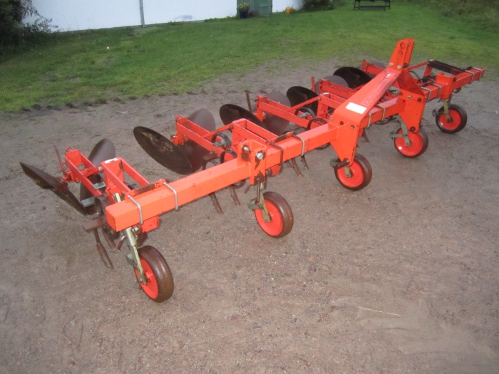 3477 Checchi Magli disc ridger 4 row VR76