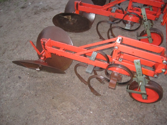 3477 Checchi Magli disc ridger 4 row VR76