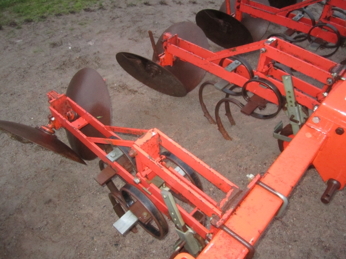3477 Checchi Magli disc ridger 4 row VR76