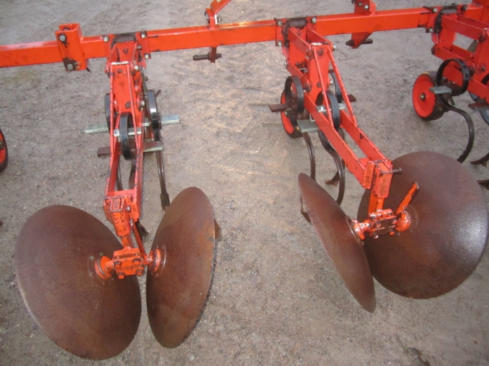 3477 Checchi Magli disc ridger 4 row VR76
