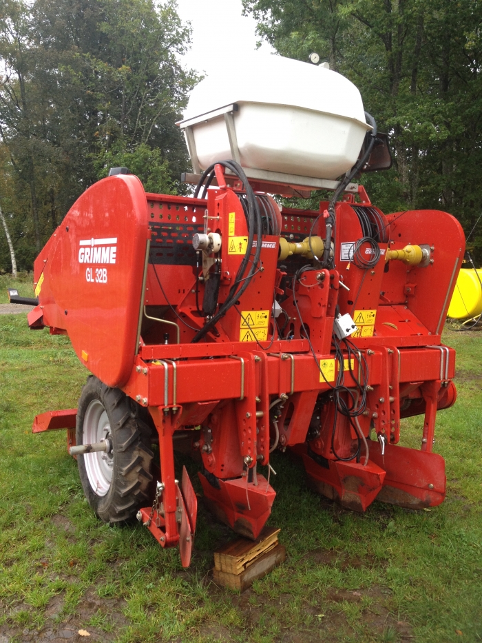 3485 Grimme GL32B 2 rad potatissättare årsm 2009