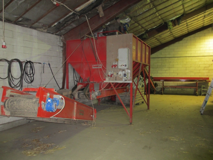 3511 Tong silo med elevatorer mm