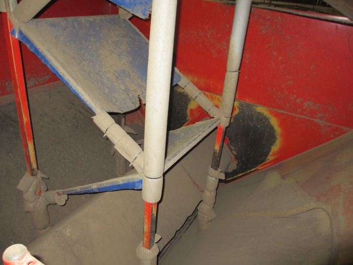 3511 Tong silo med elevatorer mm