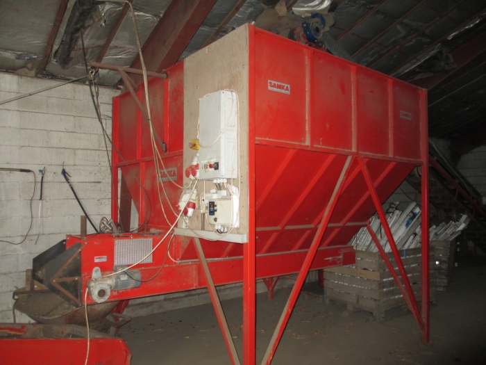 3511 Tong silo med elevatorer mm