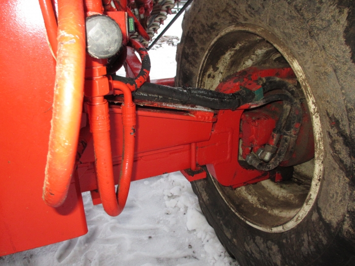 3519 Simon carrot harvester 1 row with bunker