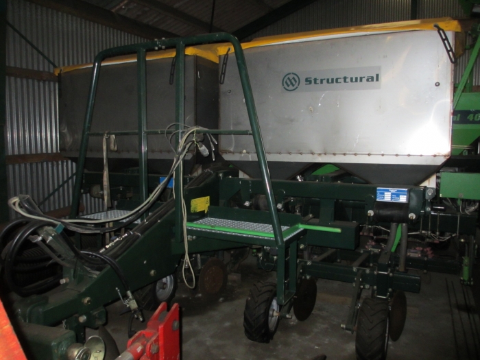 3727 Structural PM40 belt planter for potato