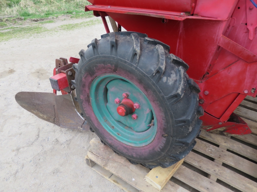 4102 Kverneland UN 3000 2 rad potatissättare
