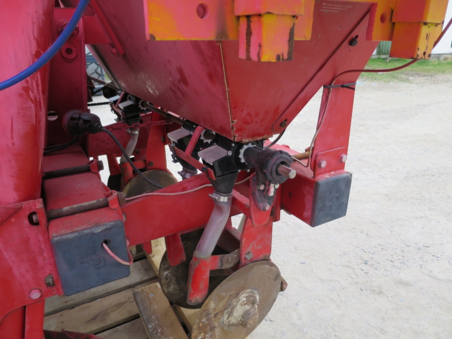 4102 Kverneland UN 3000 2 rad potatissättare