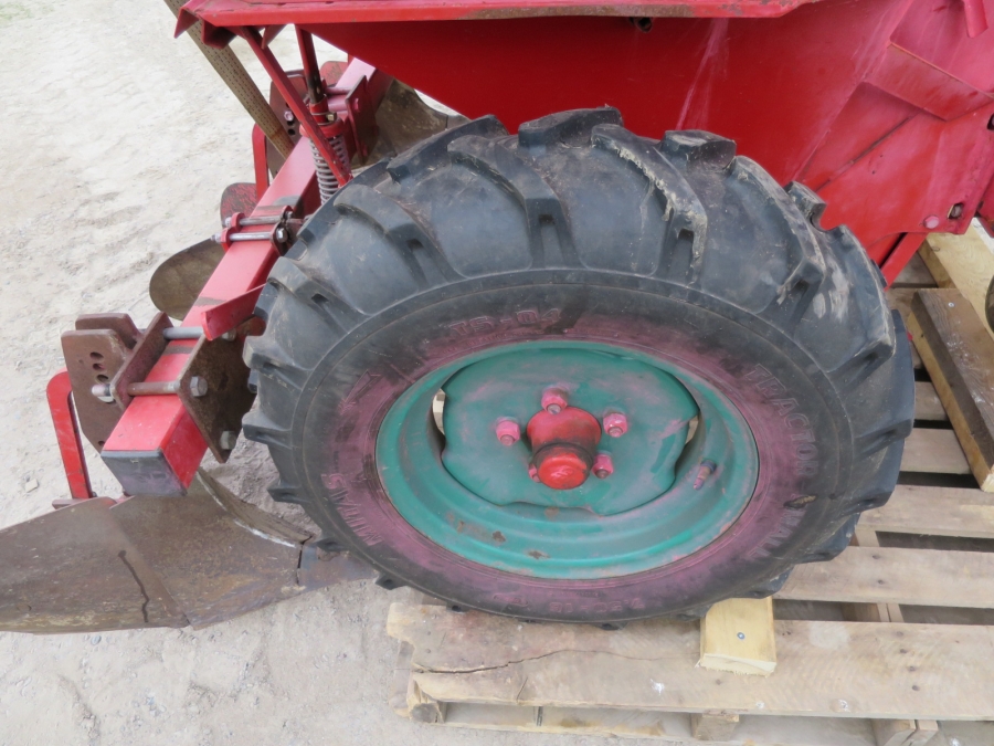 4102 Kverneland UN 3000 2 rad potatissättare