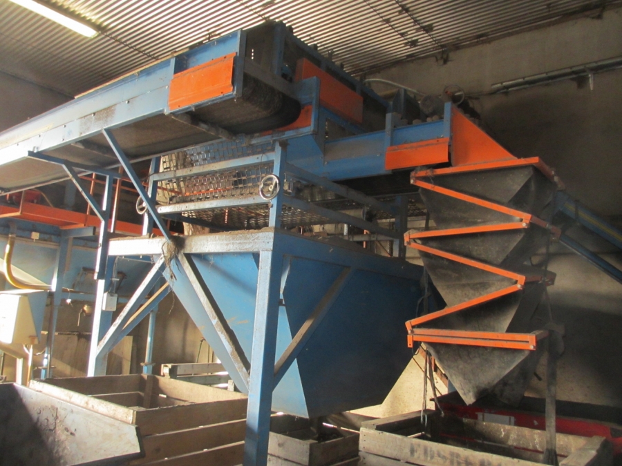 4111 EMVE washing line with screen grader etc