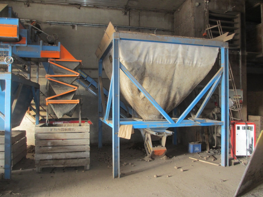 4111 EMVE washing line with screen grader etc