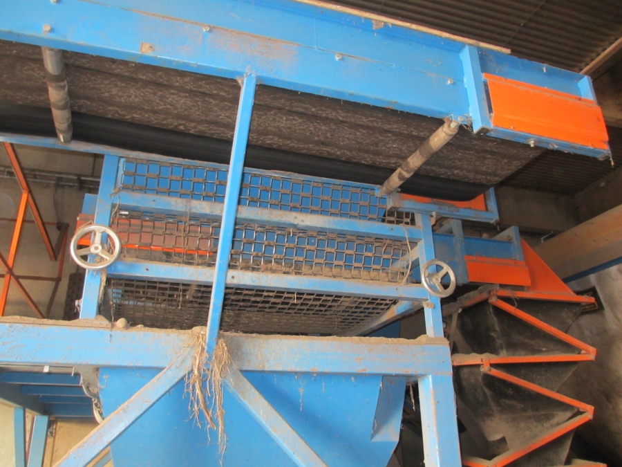 4111 EMVE washing line with screen grader etc