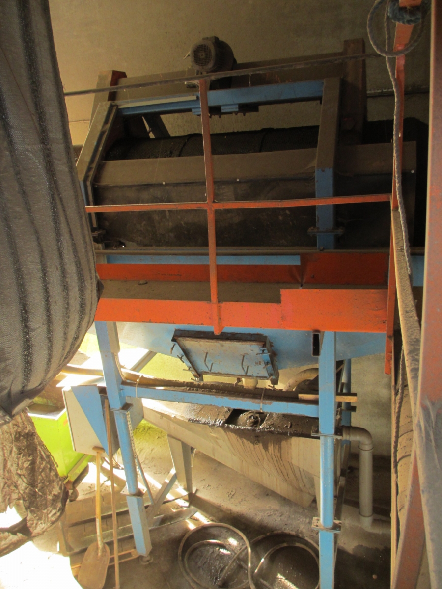 4111 EMVE washing line with screen grader etc
