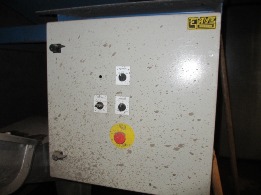 4111 EMVE washing line with screen grader etc