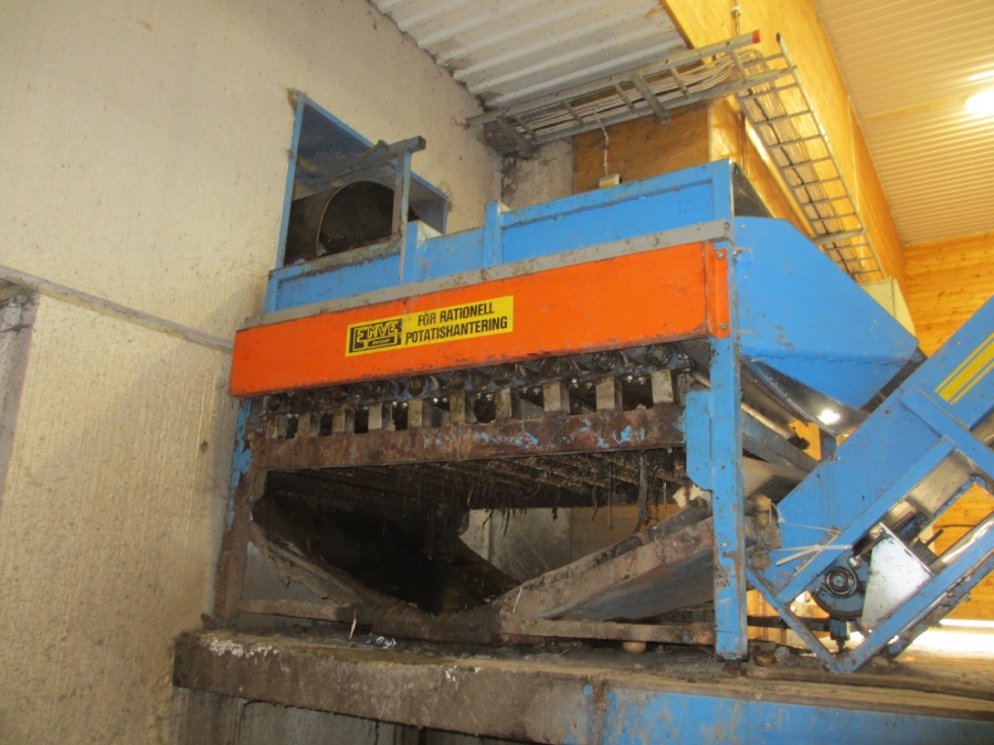 4111 EMVE washing line with screen grader etc