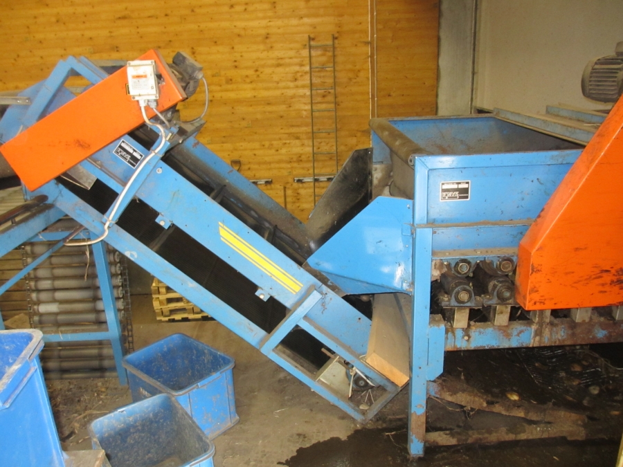 4111 EMVE washing line with screen grader etc