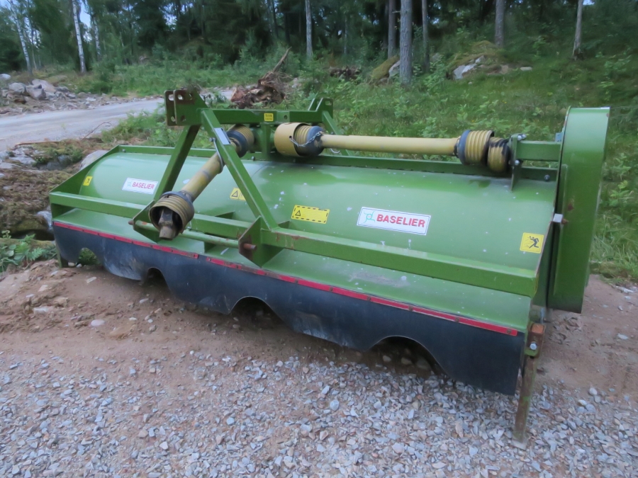 4130 Baselier blastkross  LKB320