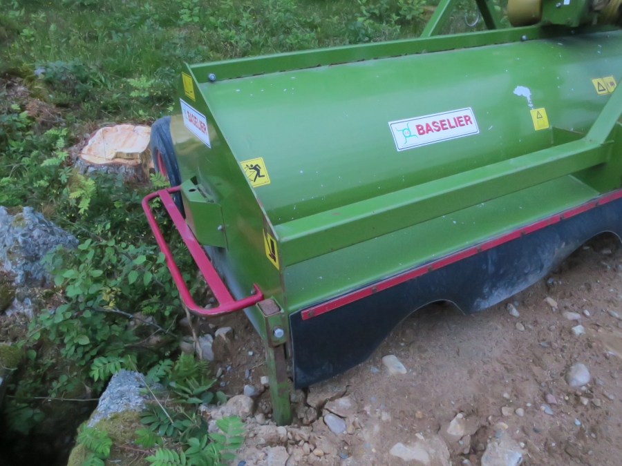4130 Baselier blastkross  LKB320