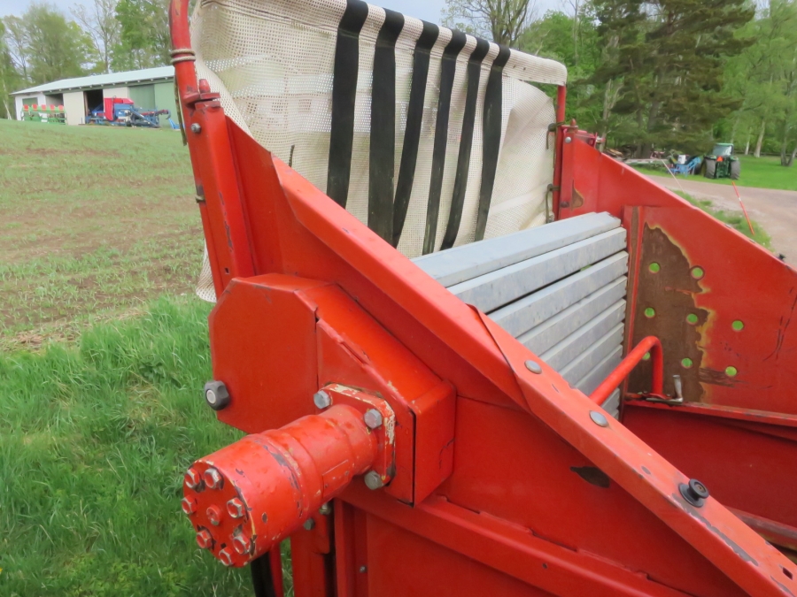 4201 Kverneland UN2100 Kartoffelroder