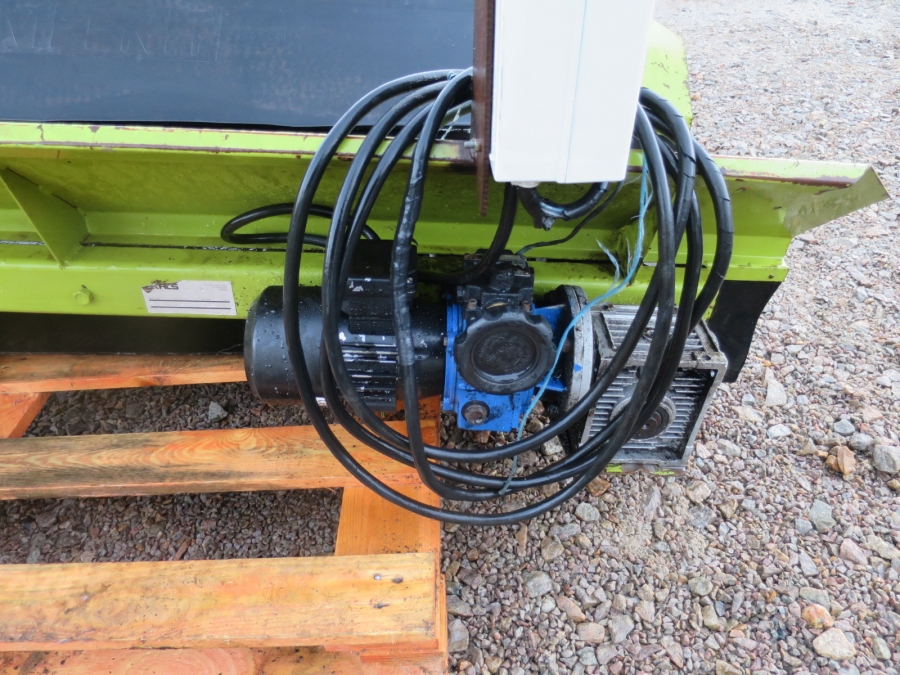 4213 Skals conveyor 1900x400 mm