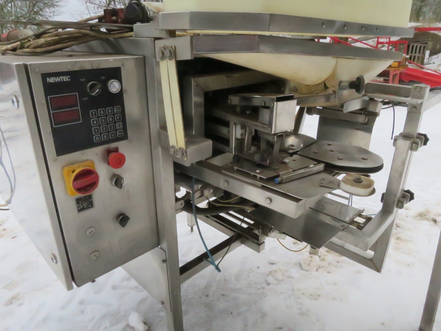 4278 Newtec 2000 Waage mit VB40CC Tütemaschine