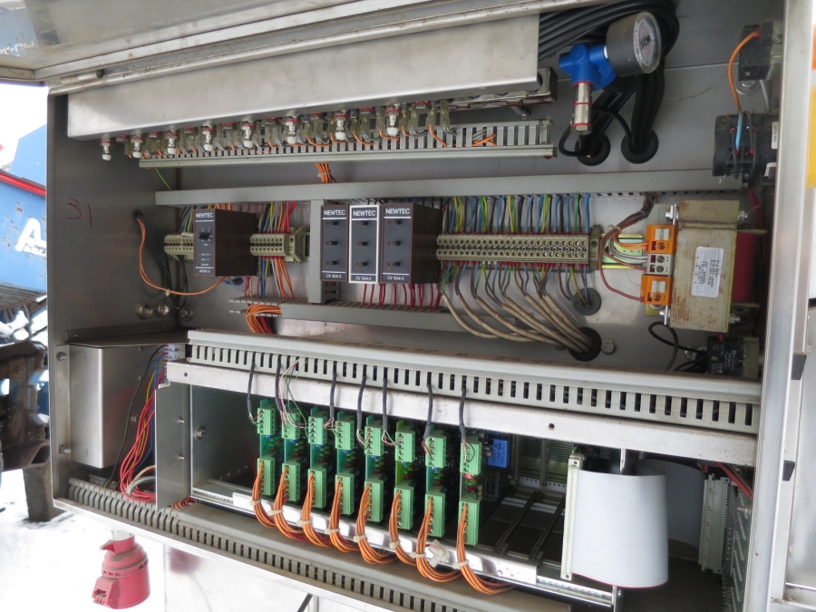 4278 Newtec 2000 Waage mit VB40CC Tütemaschine