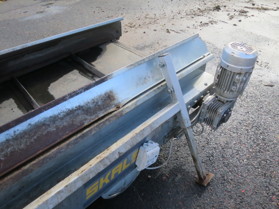 4311 SKALS elevator 2450x800 mm with legs