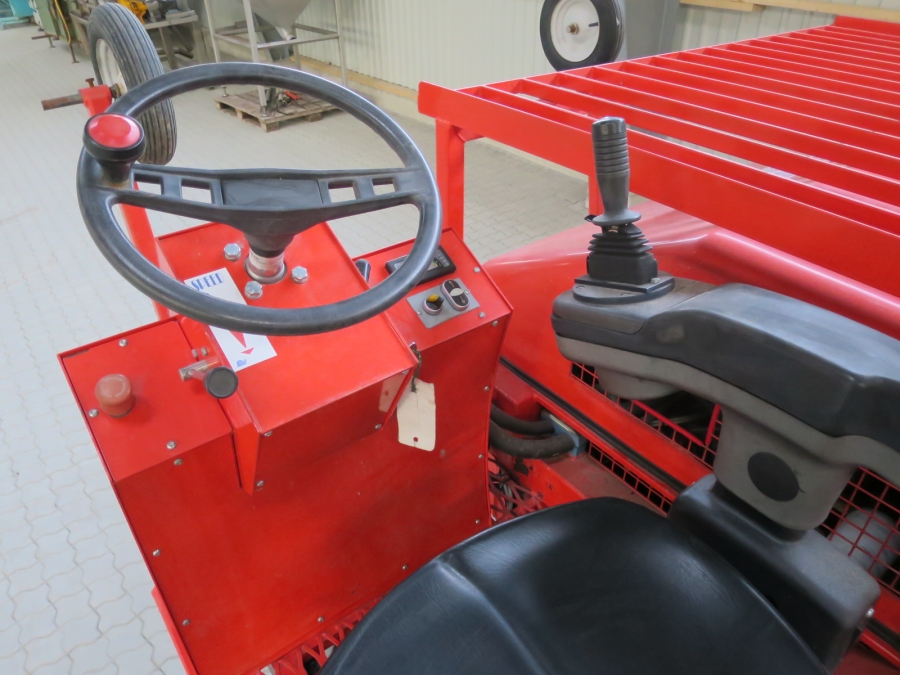 4334 Ferrari Rotostrapp Pflanzmaschine Selbstfahrend