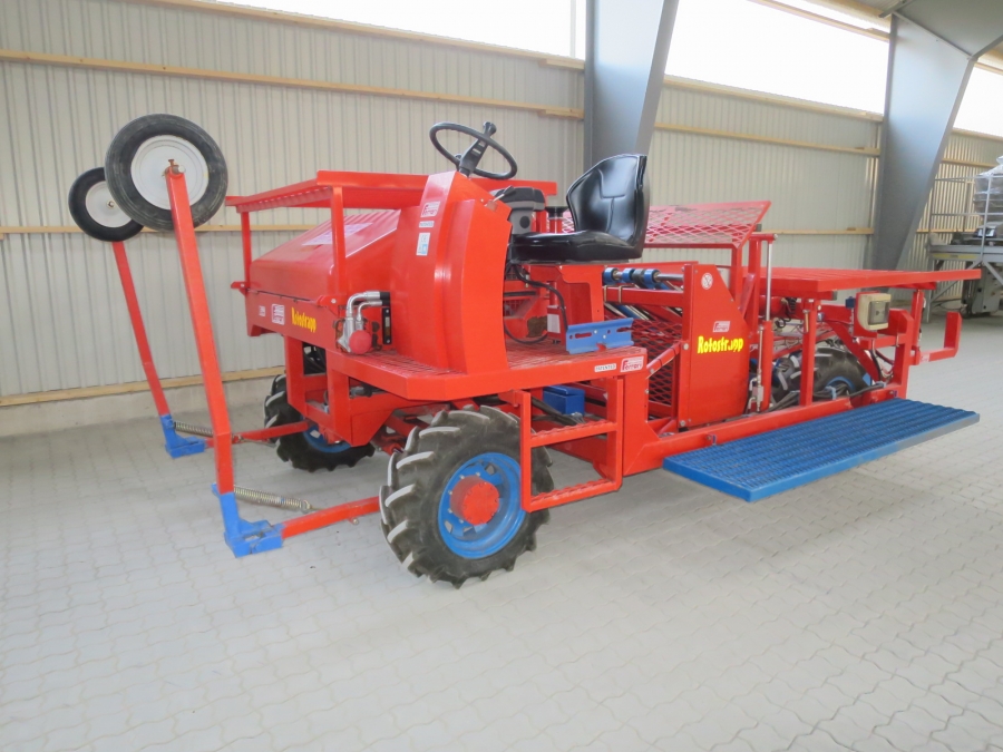 4334 Ferrari Rotostrapp Pflanzmaschine Selbstfahrend