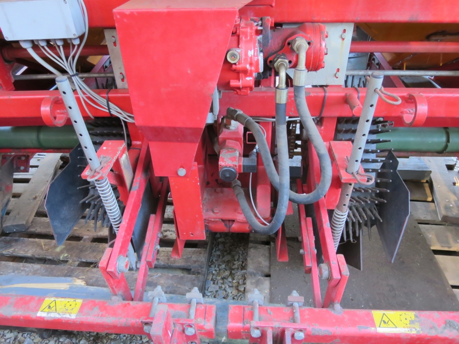 4340 Koningsplanter AP475 potatissättare